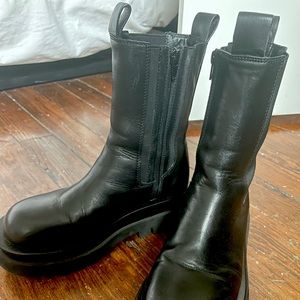 Jeffrey Campbell Women’s Tanked Chelsea Boots 7.5